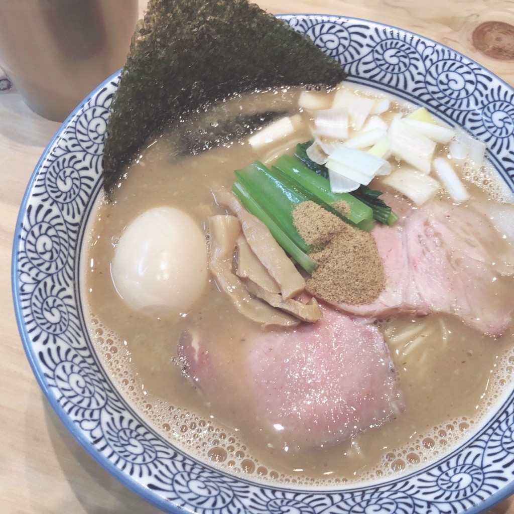 ユーザーが投稿した濃厚豚骨魚介味玉ラーメンの写真 - 実際訪問したユーザーが直接撮影して投稿した大塚町ラーメン専門店麺処 ぐり虎 ゆめタウン出雲店の写真