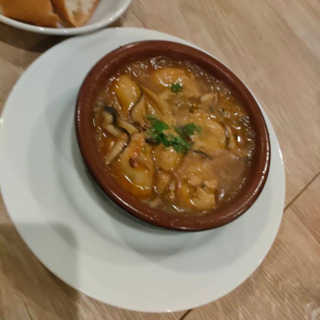 ユーザーが投稿した牡蠣のアヒージョの写真 - 実際訪問したユーザーが直接撮影して投稿した南矢島町スペイン料理ジェナールの写真
