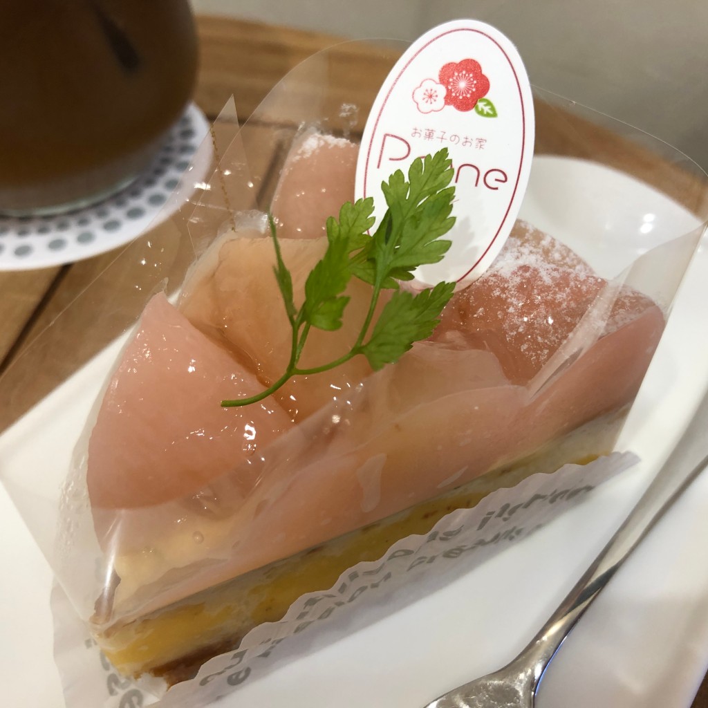 ユーザーが投稿した白桃のタルトの写真 - 実際訪問したユーザーが直接撮影して投稿した立石ケーキお菓子のお家 Pruneの写真