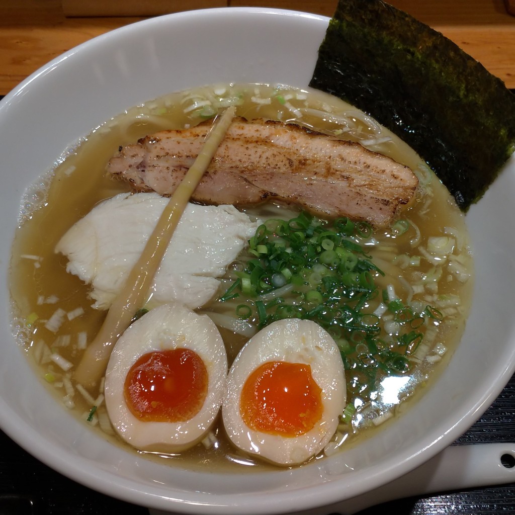 ユーザーが投稿した塩ラーメン味玉の写真 - 実際訪問したユーザーが直接撮影して投稿した舞鶴うどん手打ちうどん円清の写真