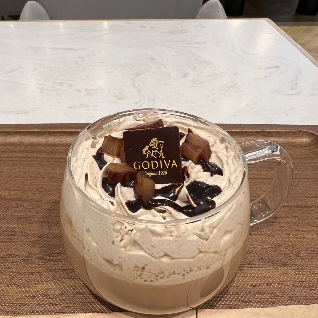 ユーザーが投稿したミルクチョコレートマロンラテ ホットの写真 - 実際訪問したユーザーが直接撮影して投稿したみなとみらいカフェGODIVA cafe Minatomiraiの写真