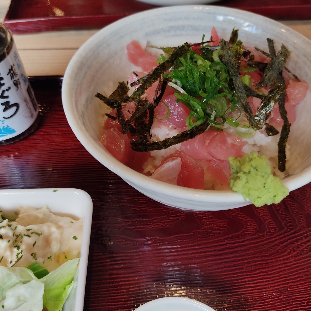 ユーザーが投稿したマグロ丼定食の写真 - 実際訪問したユーザーが直接撮影して投稿した友田町居酒屋太平洋酒場の写真