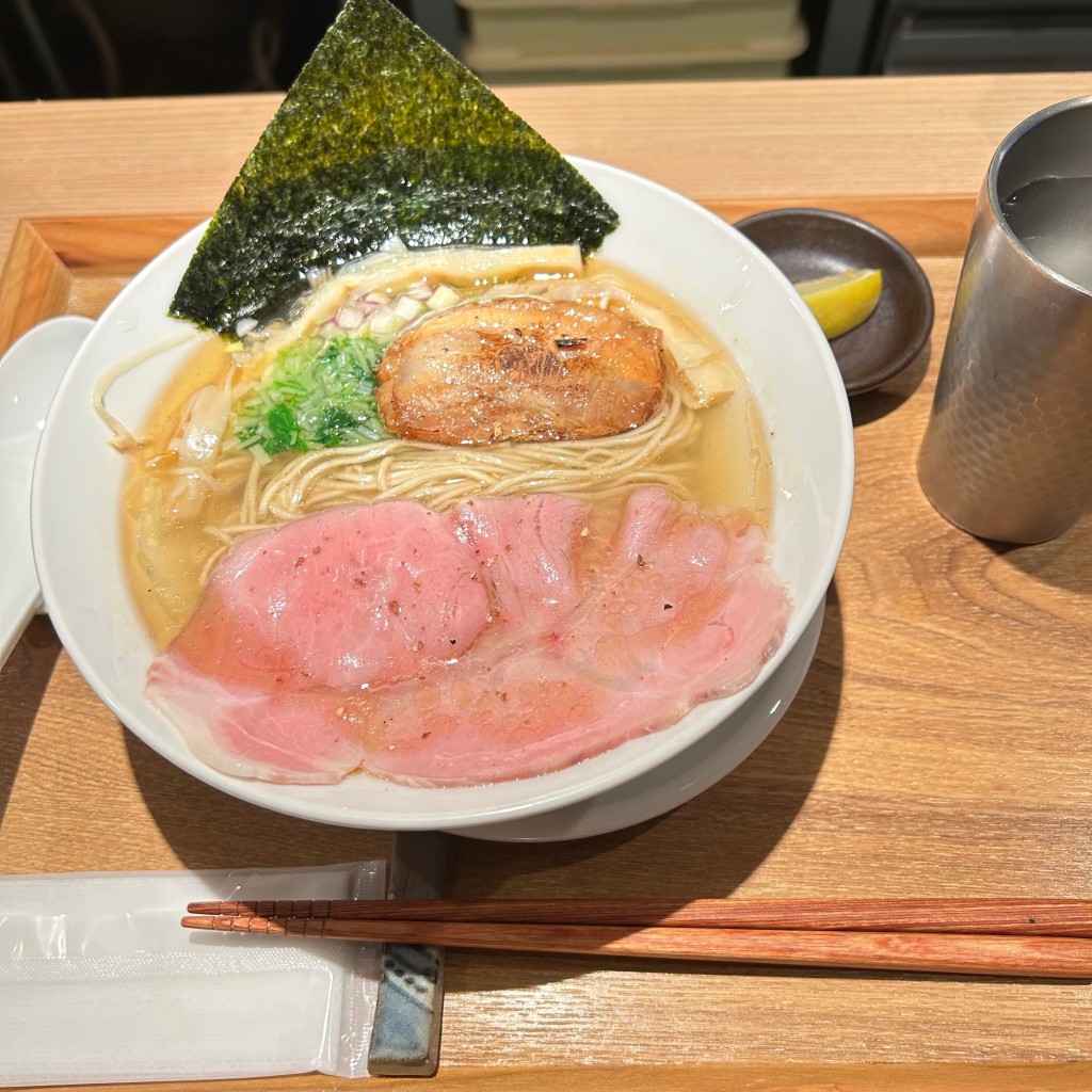 くま03さんが投稿した名駅ラーメン専門店のお店おダシと銀しゃり 中華そば 二兎/オダシトギンシャリ チュウカソバ ニトの写真