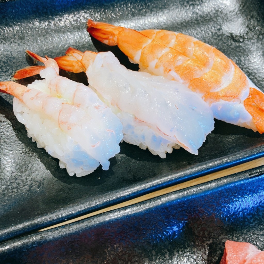 ユーザーが投稿した海老三種握りの写真 - 実際訪問したユーザーが直接撮影して投稿した深沢寿司沼津魚がし鮨 御殿場アウトレット店の写真