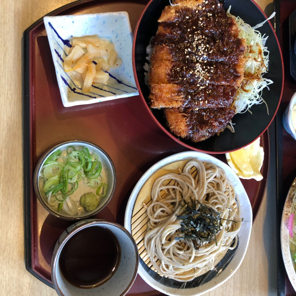 ユーザーが投稿した味噌かつ丼と麺の写真 - 実際訪問したユーザーが直接撮影して投稿した若松町和食 / 日本料理和食麺処サガミ 多治見店の写真