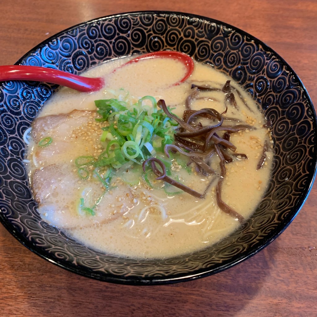 ユーザーが投稿したとんこつラーメンの写真 - 実際訪問したユーザーが直接撮影して投稿した古川北ラーメン / つけ麺たけろくらーめん 松山店の写真