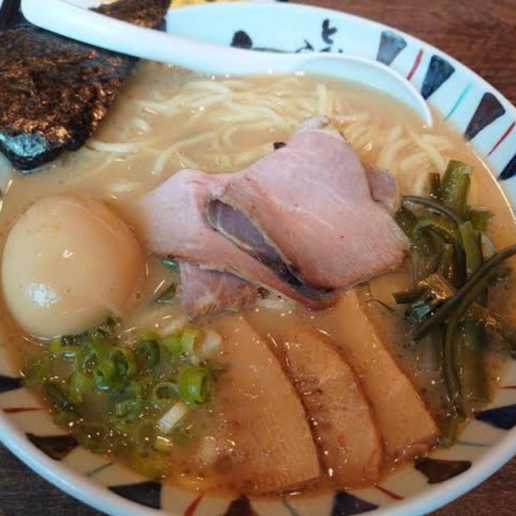 ユーザーが投稿したこくまろ味玉ラーメンの写真 - 実際訪問したユーザーが直接撮影して投稿した榎が丘ラーメン専門店七志 青葉台店の写真