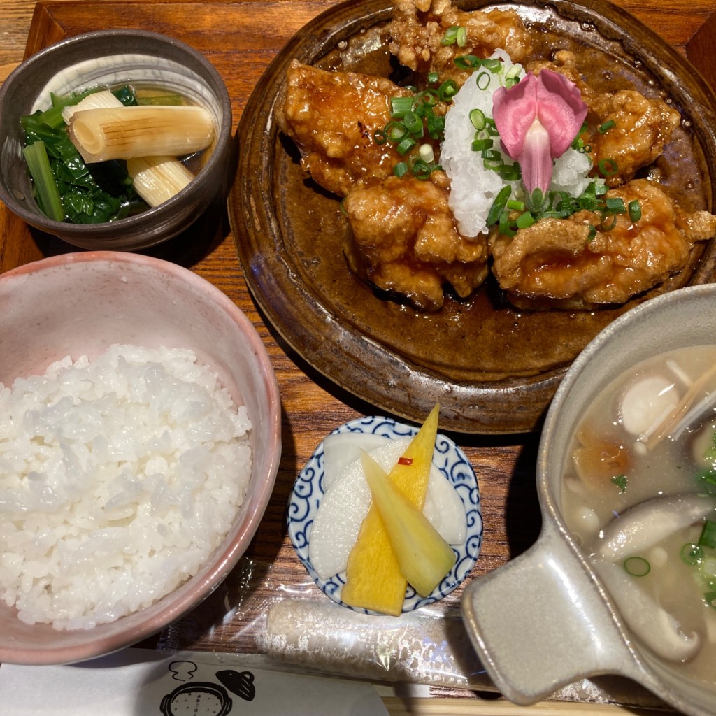 ユーザーが投稿した甘辛ダレの唐揚げ定食の写真 - 実際訪問したユーザーが直接撮影して投稿した赤坂和食 / 日本料理赤坂 山ね家。の写真