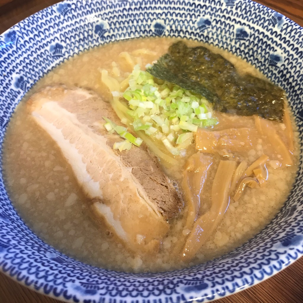 ユーザーが投稿した濃厚背脂とんこつ醤油ラーメンの写真 - 実際訪問したユーザーが直接撮影して投稿した松葉町ラーメン / つけ麺麺屋匠神の写真