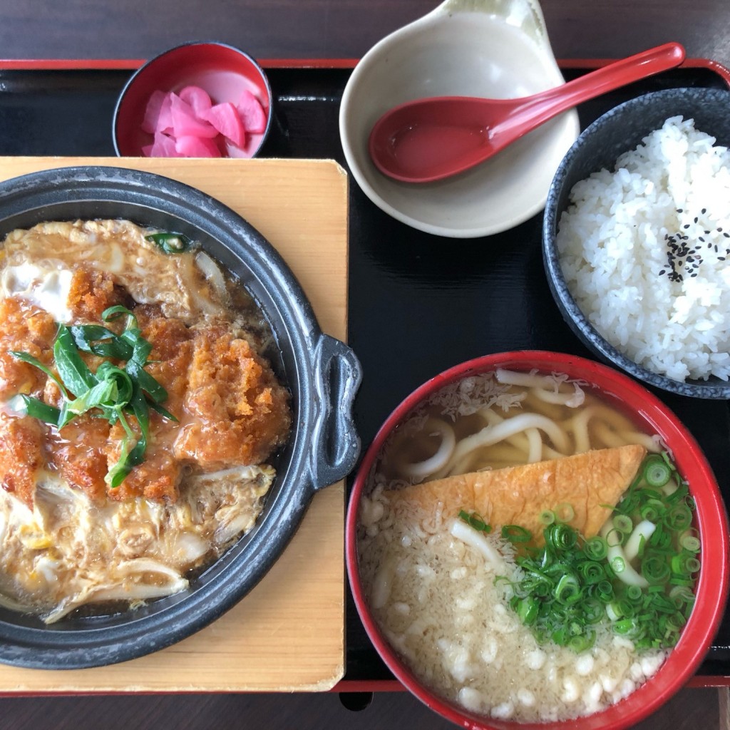 ユーザーが投稿したカツ玉鍋定食の写真 - 実際訪問したユーザーが直接撮影して投稿した和田うどんダイキチうどん 泉北和田店の写真