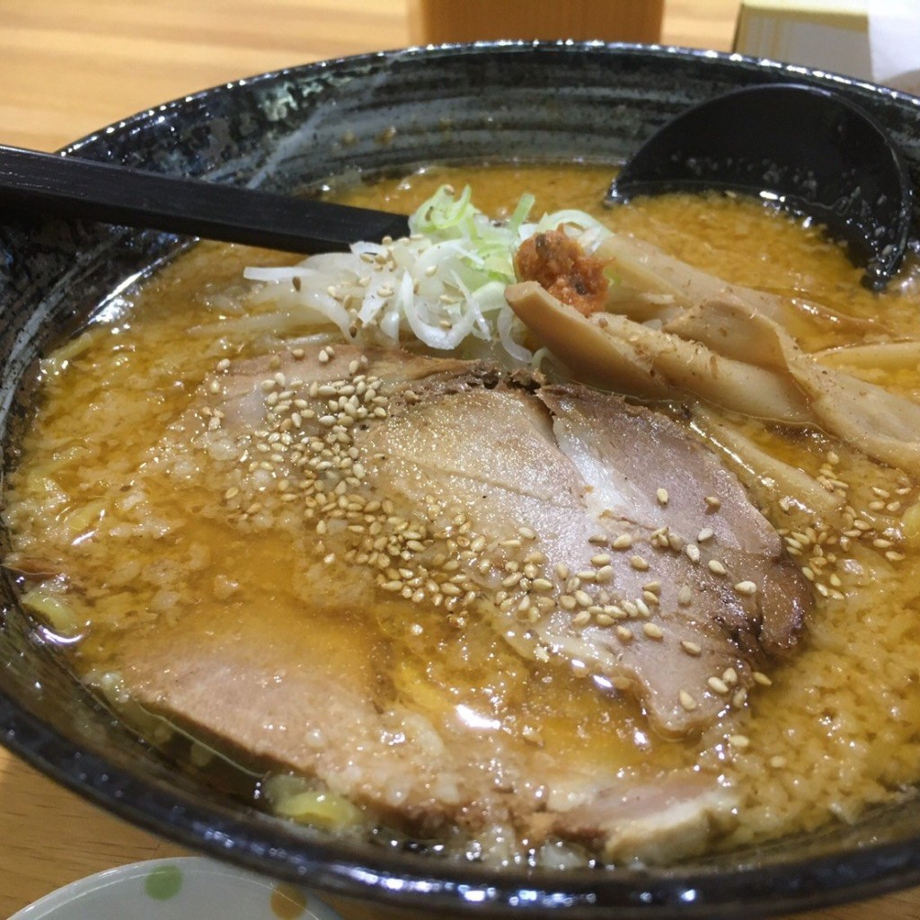 ユーザーが投稿したみそラーメンの写真 - 実際訪問したユーザーが直接撮影して投稿した海洋公園ラーメン / つけ麺らーめん 西や 本店の写真