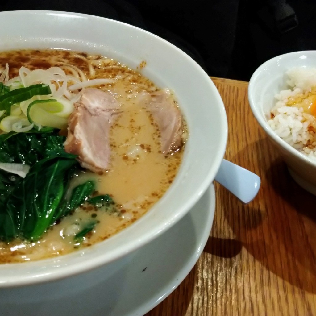 ユーザーが投稿した味玉豚骨ラーメンの写真 - 実際訪問したユーザーが直接撮影して投稿した駅前本町ラーメン専門店麺屋空海 ダイス川崎店の写真