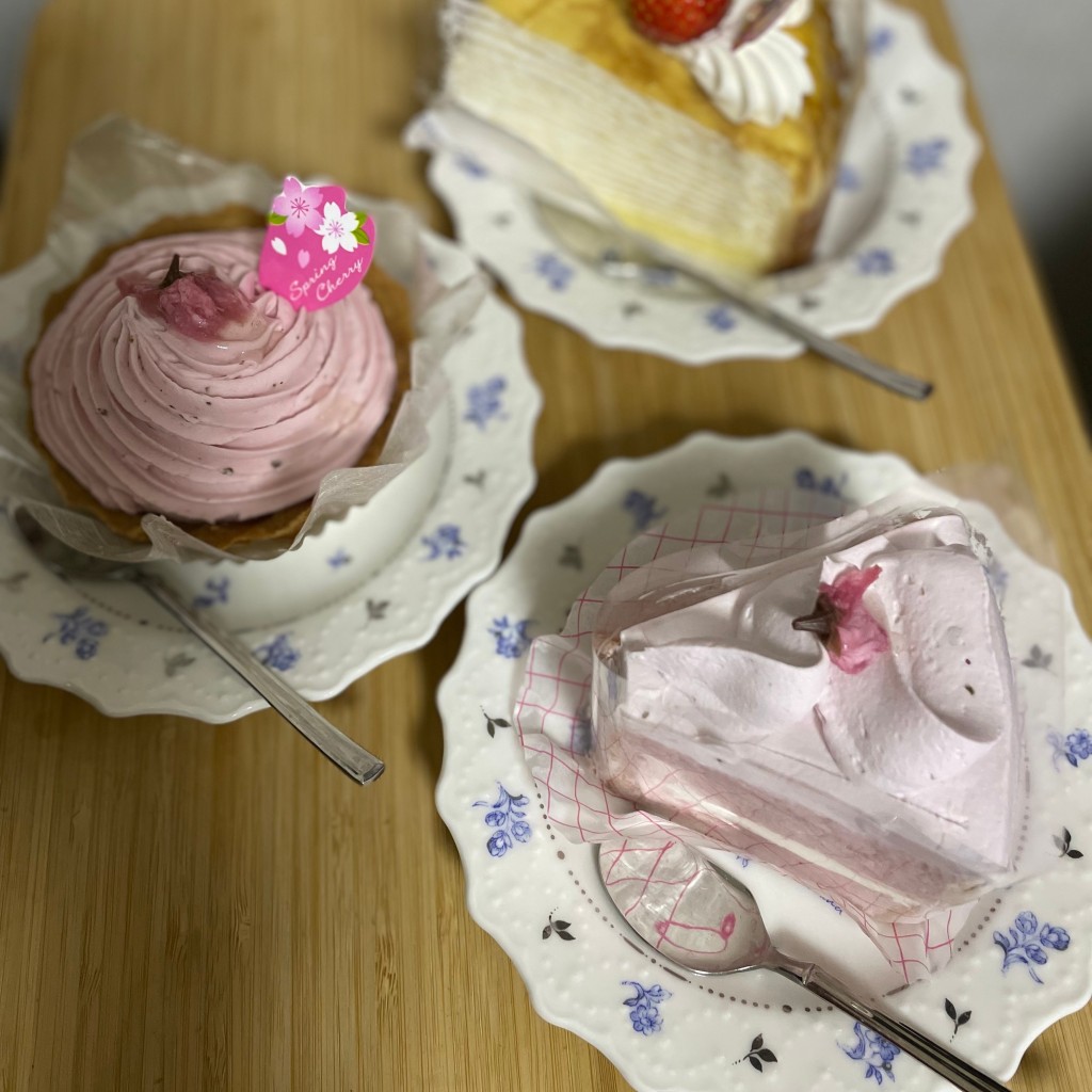 ユーザーが投稿した桜風味のシフォンケーキの写真 - 実際訪問したユーザーが直接撮影して投稿した上矢切ケーキChez Recamier 松戸店の写真