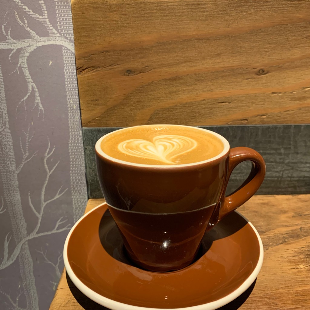 ユーザーが投稿したPLATANARES Latteの写真 - 実際訪問したユーザーが直接撮影して投稿した神宮前カフェNOZY COFFEEの写真