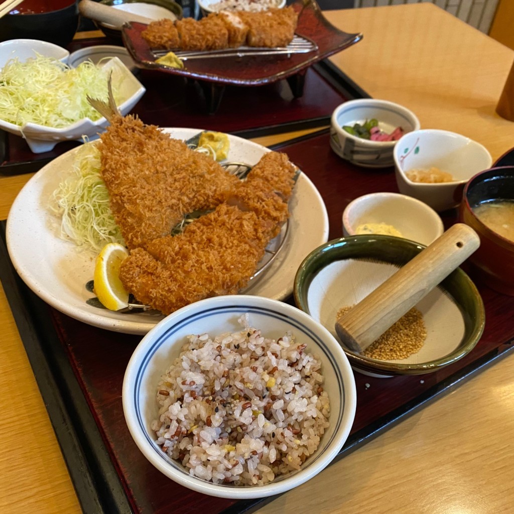 ユーザーが投稿した鰺フライ&ロース定食の写真 - 実際訪問したユーザーが直接撮影して投稿した天戸町とんかつかつ波奈 花見川店の写真