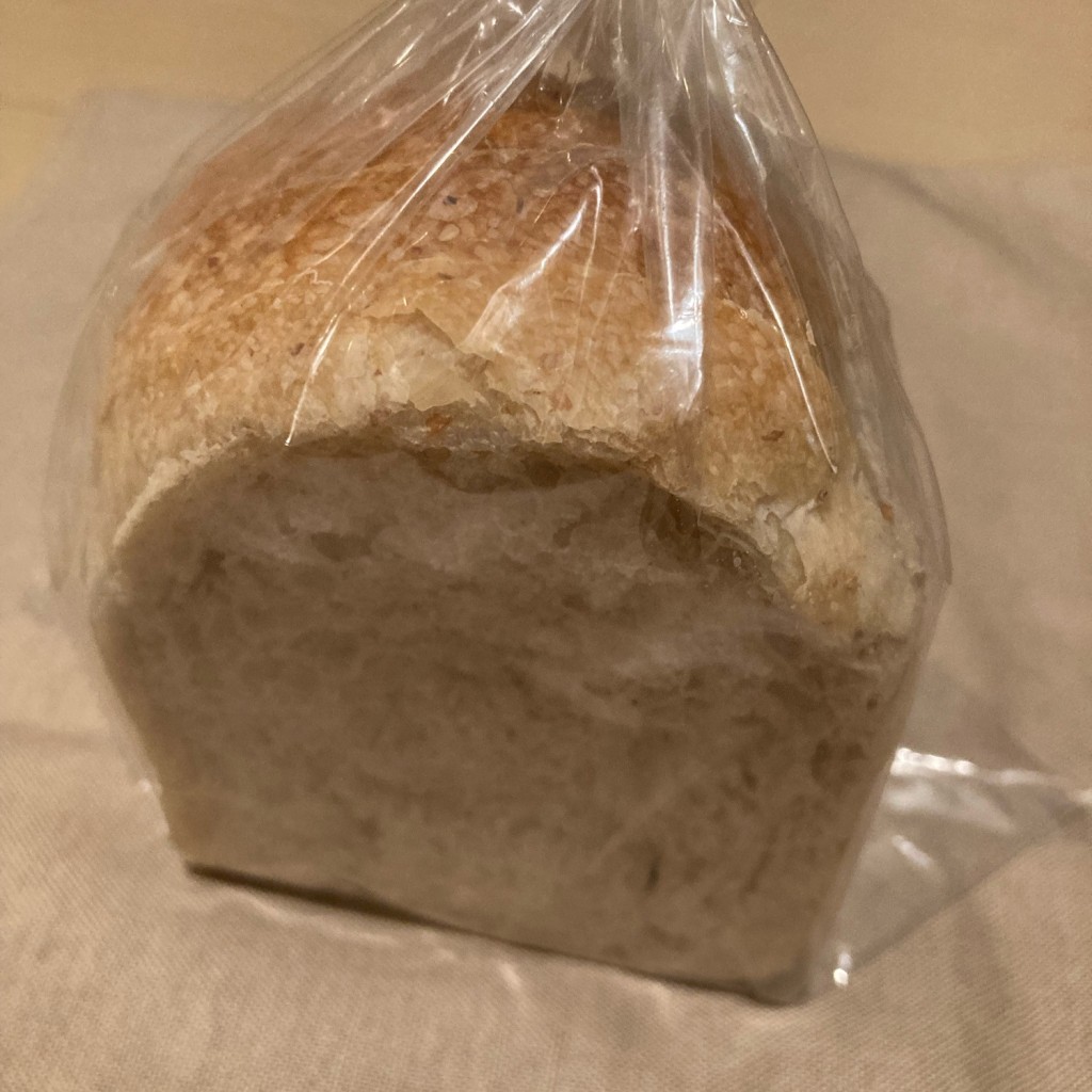 ユーザーが投稿した山型食パンの写真 - 実際訪問したユーザーが直接撮影して投稿した野坂町ベーカリーラパン ノワール くろうさぎの写真