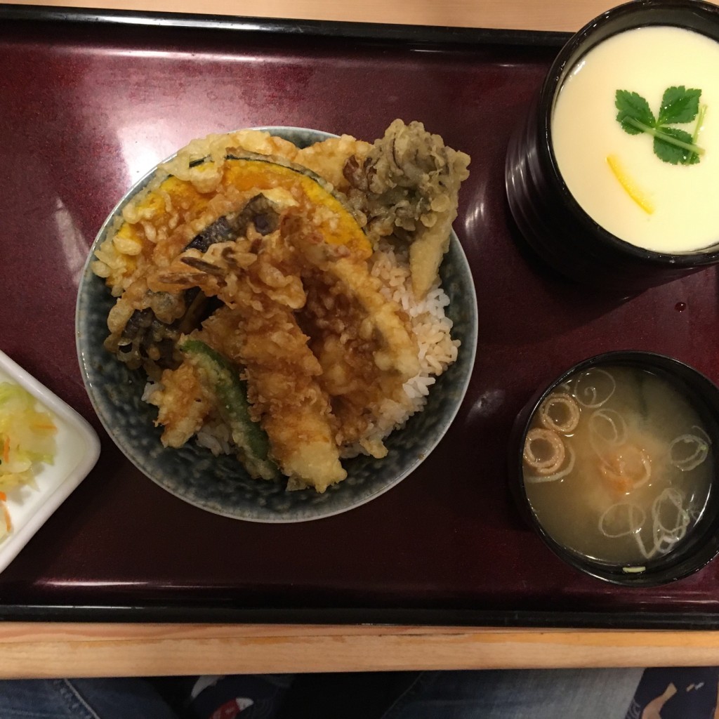 ユーザーが投稿した天丼・J茶碗蒸の写真 - 実際訪問したユーザーが直接撮影して投稿した増富和食 / 日本料理北海道生まれ 和食処とんでん 春日部増富店の写真