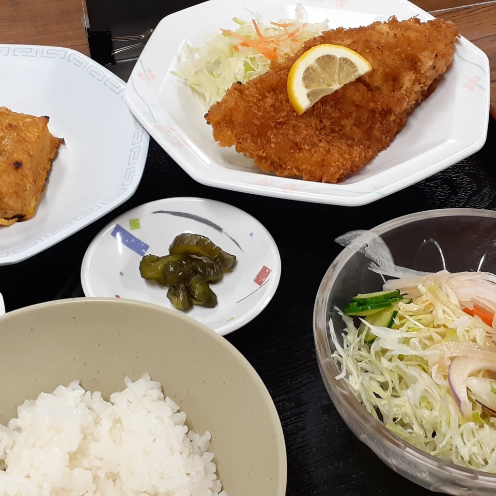 貴司さんが投稿した卸センター定食屋のお店食堂 ぎんなんの写真