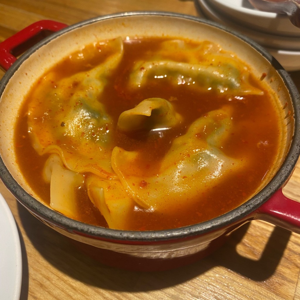 ユーザーが投稿したスープ餃子 チゲの写真 - 実際訪問したユーザーが直接撮影して投稿した琴ノ緒町餃子オレギョ 三宮店の写真