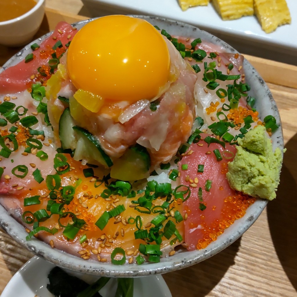 ユーザーが投稿した海鮮丼の写真 - 実際訪問したユーザーが直接撮影して投稿した大杉居酒屋鮨・酒・肴 サカナファクトリーの写真