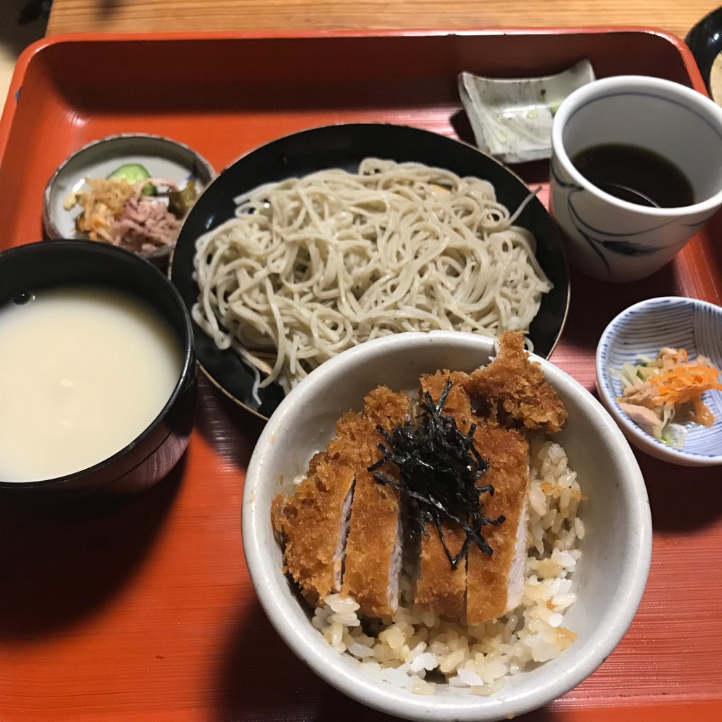 ユーザーが投稿した丼とセットの写真 - 実際訪問したユーザーが直接撮影して投稿した荘川町三尾河そば里山茶屋むろやの写真