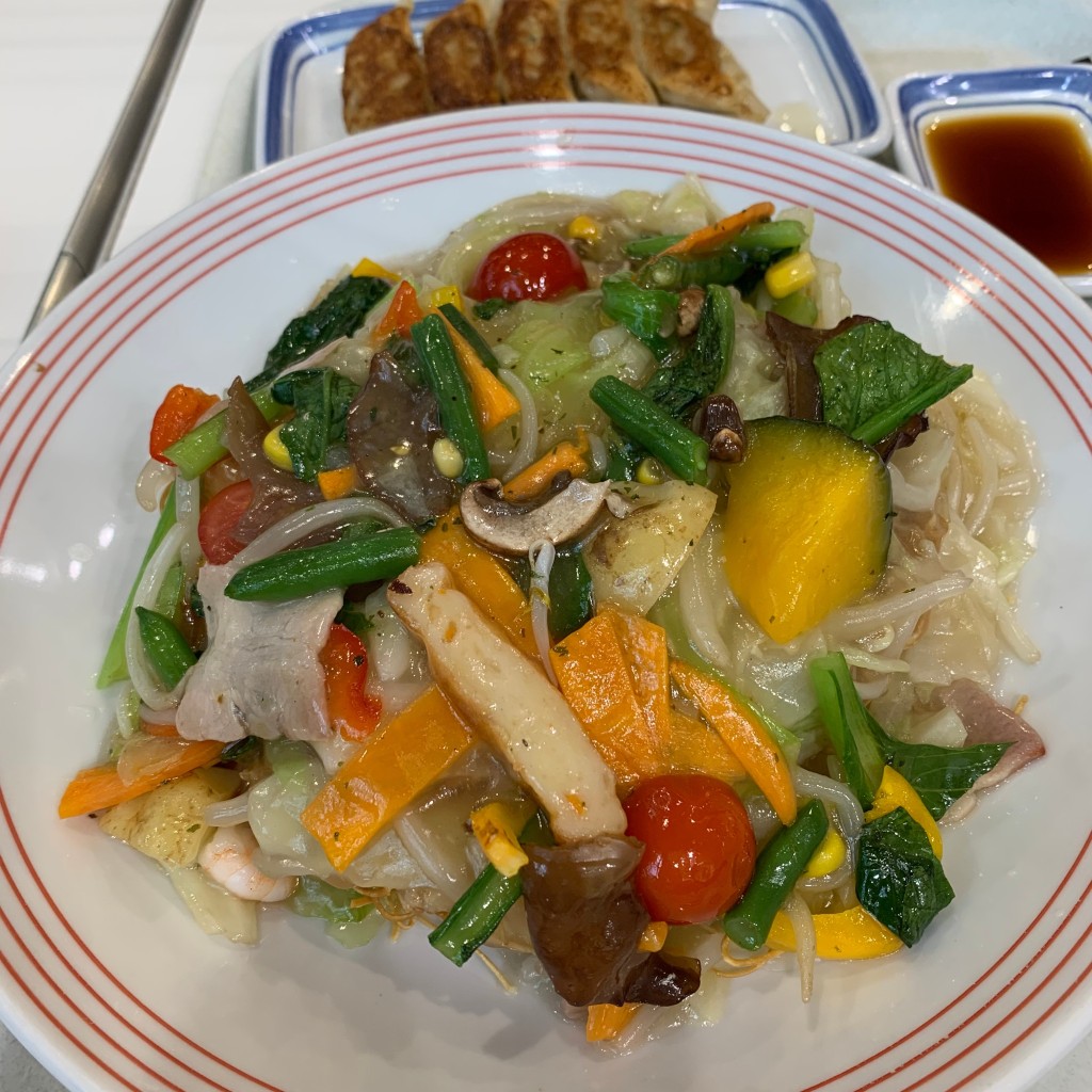 ユーザーが投稿した彩り野菜の皿うどんの写真 - 実際訪問したユーザーが直接撮影して投稿した矢田南ちゃんぽんリンガーハット イオンモールナゴヤドーム前店の写真