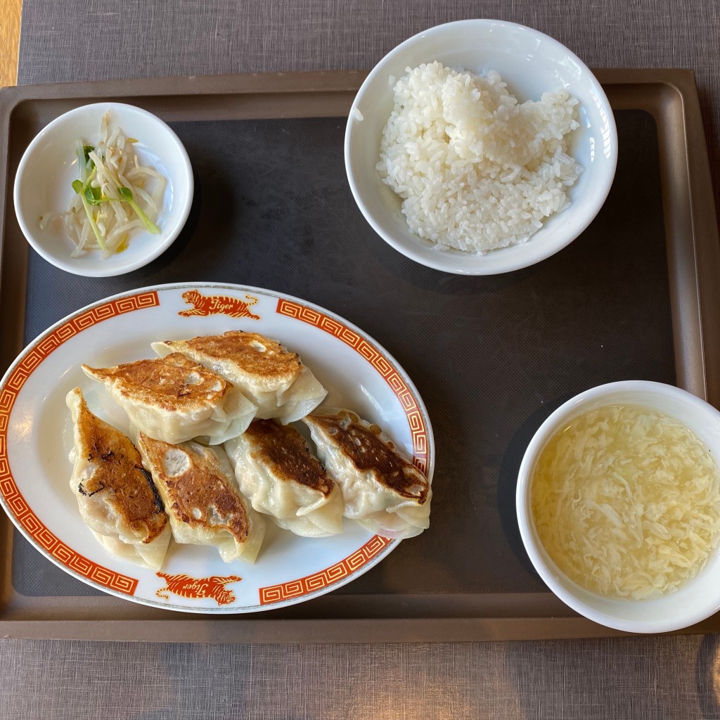 ユーザーが投稿した餃子定食の写真 - 実際訪問したユーザーが直接撮影して投稿した宇田川町餃子タイガー餃子会舘 宇田川町の写真