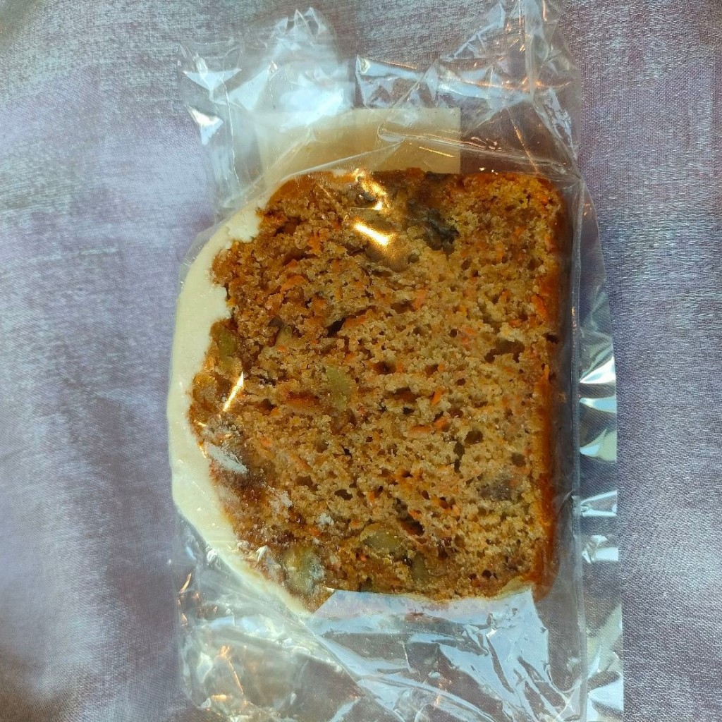 ユーザーが投稿したキャロットケーキの写真 - 実際訪問したユーザーが直接撮影して投稿した羽田空港カフェイセタン羽田ストア カフェの写真