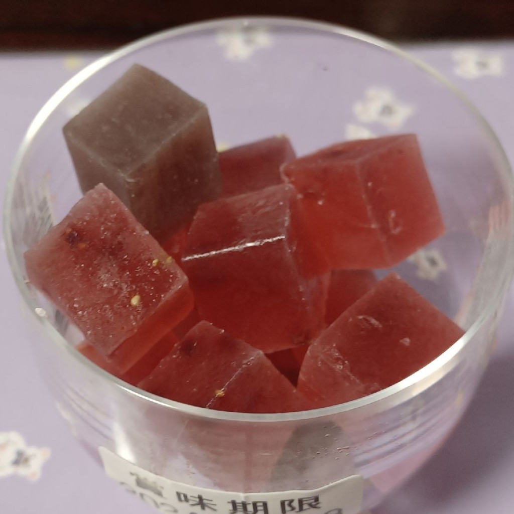 ユーザーが投稿した苺と小豆の琥珀糖の写真 - 実際訪問したユーザーが直接撮影して投稿した八千代台東和菓子なごみの米屋 ユアエルム八千代台店の写真