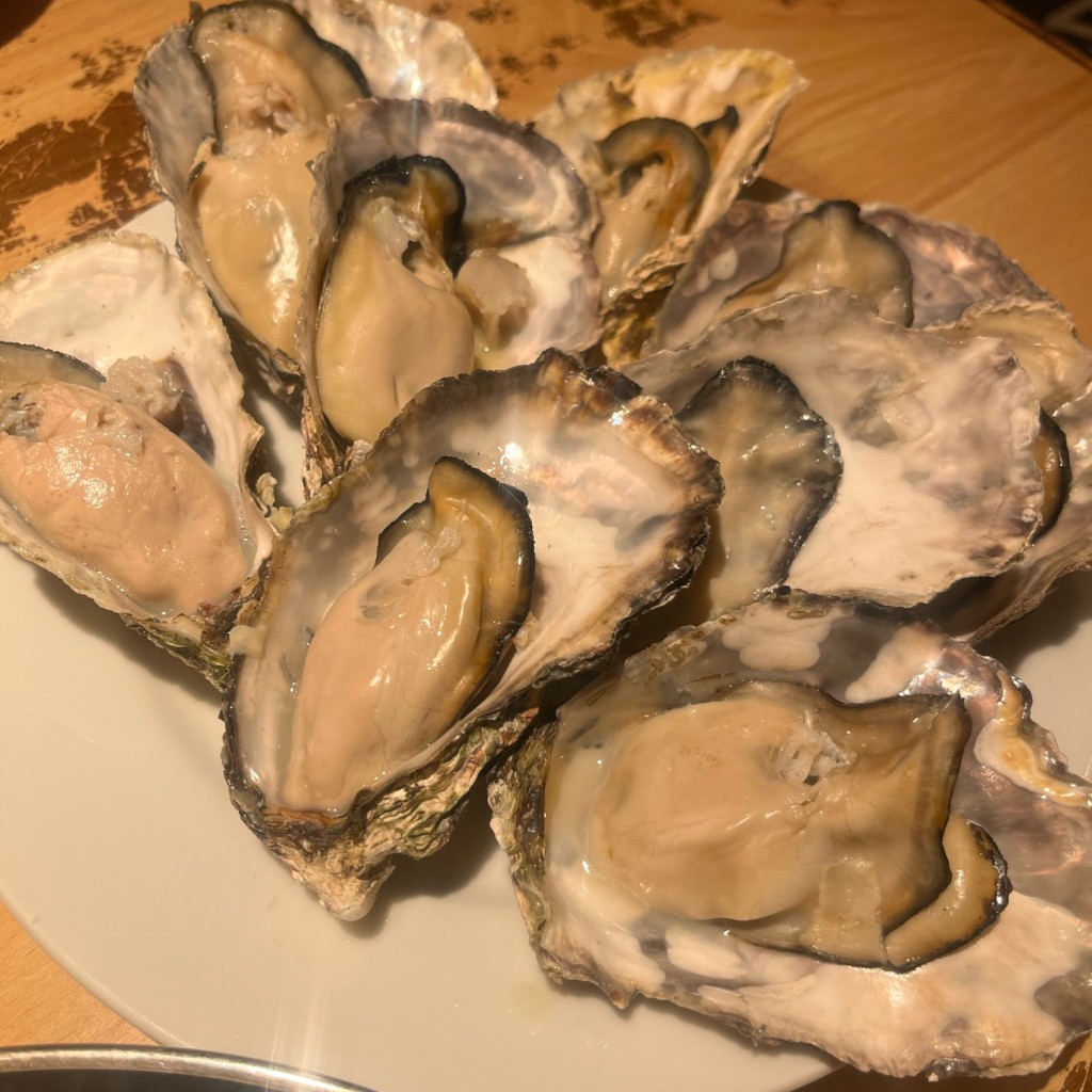 ユーザーが投稿した生牡蠣食べ放題の写真 - 実際訪問したユーザーが直接撮影して投稿した本町オイスターバー新中野 牡蠣basaraの写真
