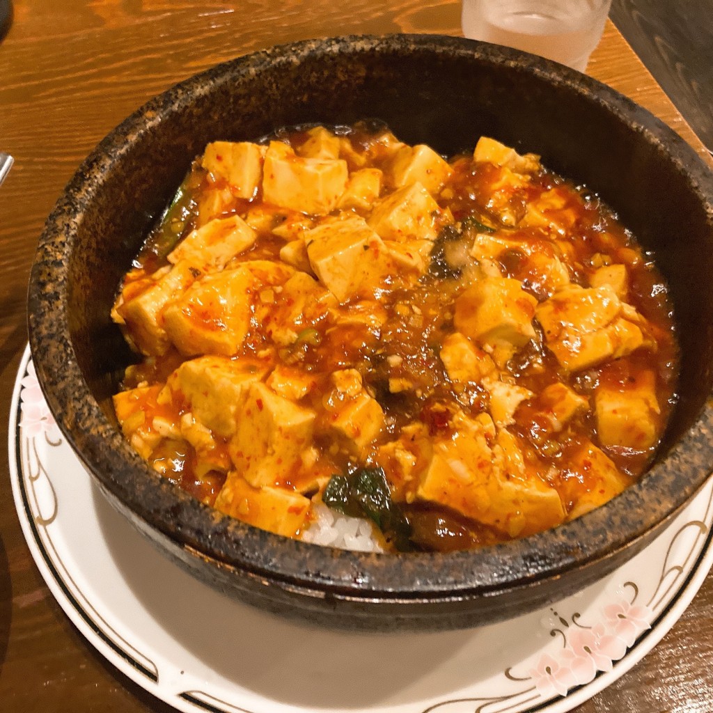 ユーザーが投稿した麻婆豆腐かけご飯の写真 - 実際訪問したユーザーが直接撮影して投稿した小青田中華料理凜の写真