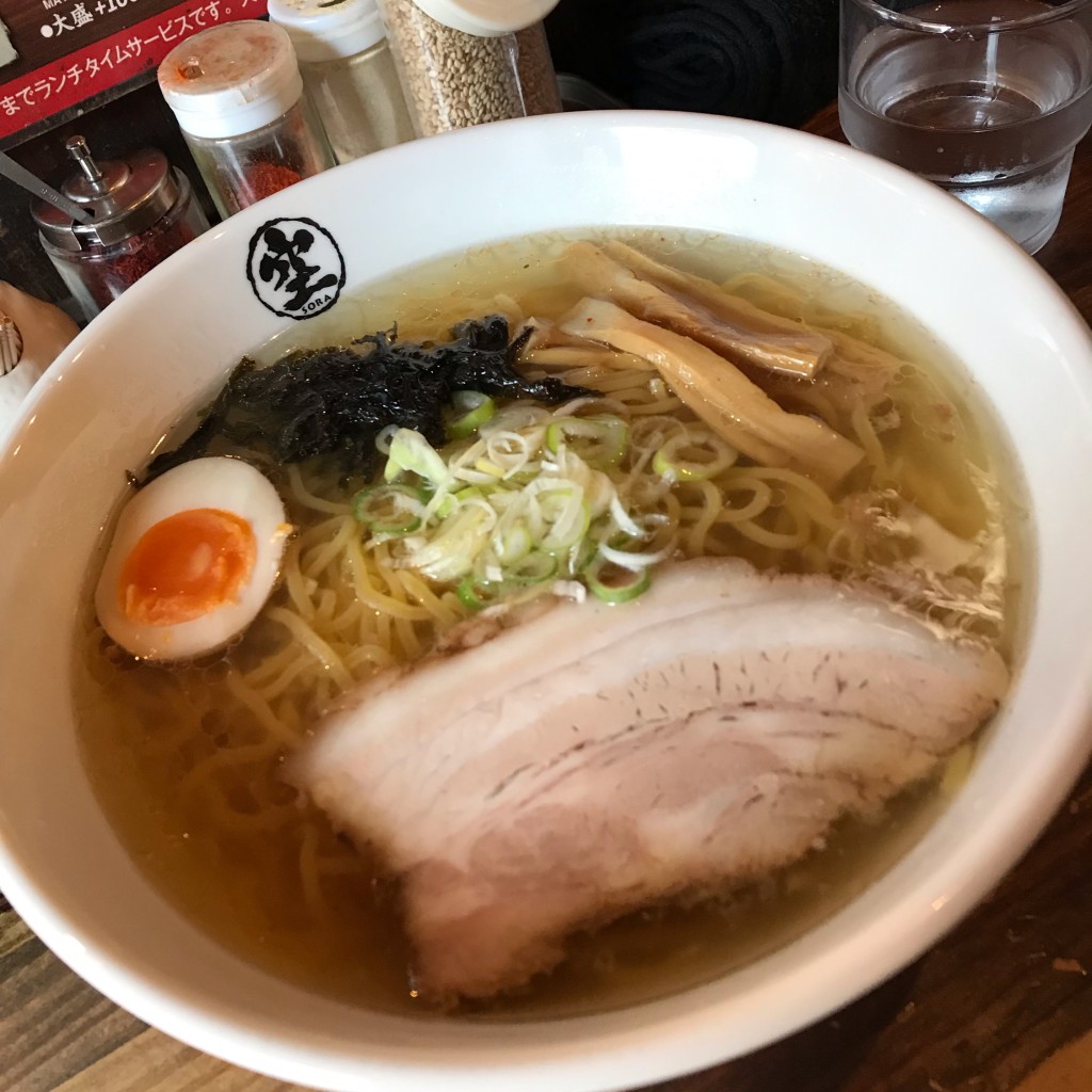 ユーザーが投稿した醤油ラーメンの写真 - 実際訪問したユーザーが直接撮影して投稿した南三条西ラーメン / つけ麺ラーメン 空 本店の写真