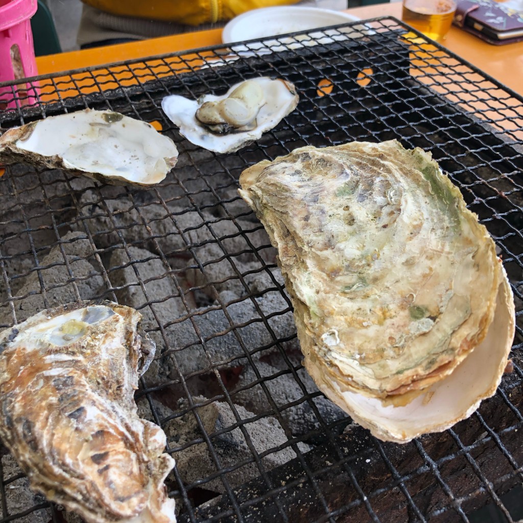 ユーザーが投稿した焼き牡蠣の写真 - 実際訪問したユーザーが直接撮影して投稿した築港本町肉料理カキ小屋の写真