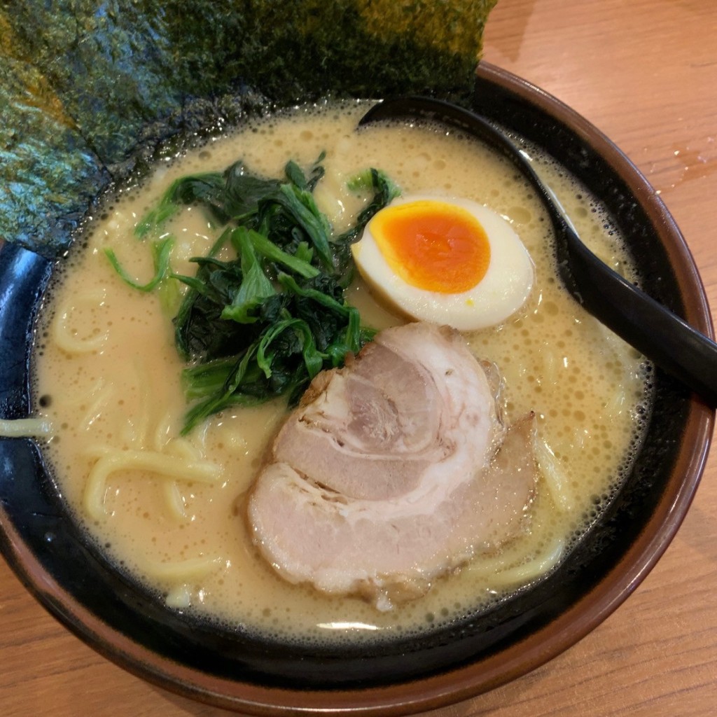 ユーザーが投稿した醤油豚骨ラーメンの写真 - 実際訪問したユーザーが直接撮影して投稿した能見台通ラーメン / つけ麺金沢家の写真