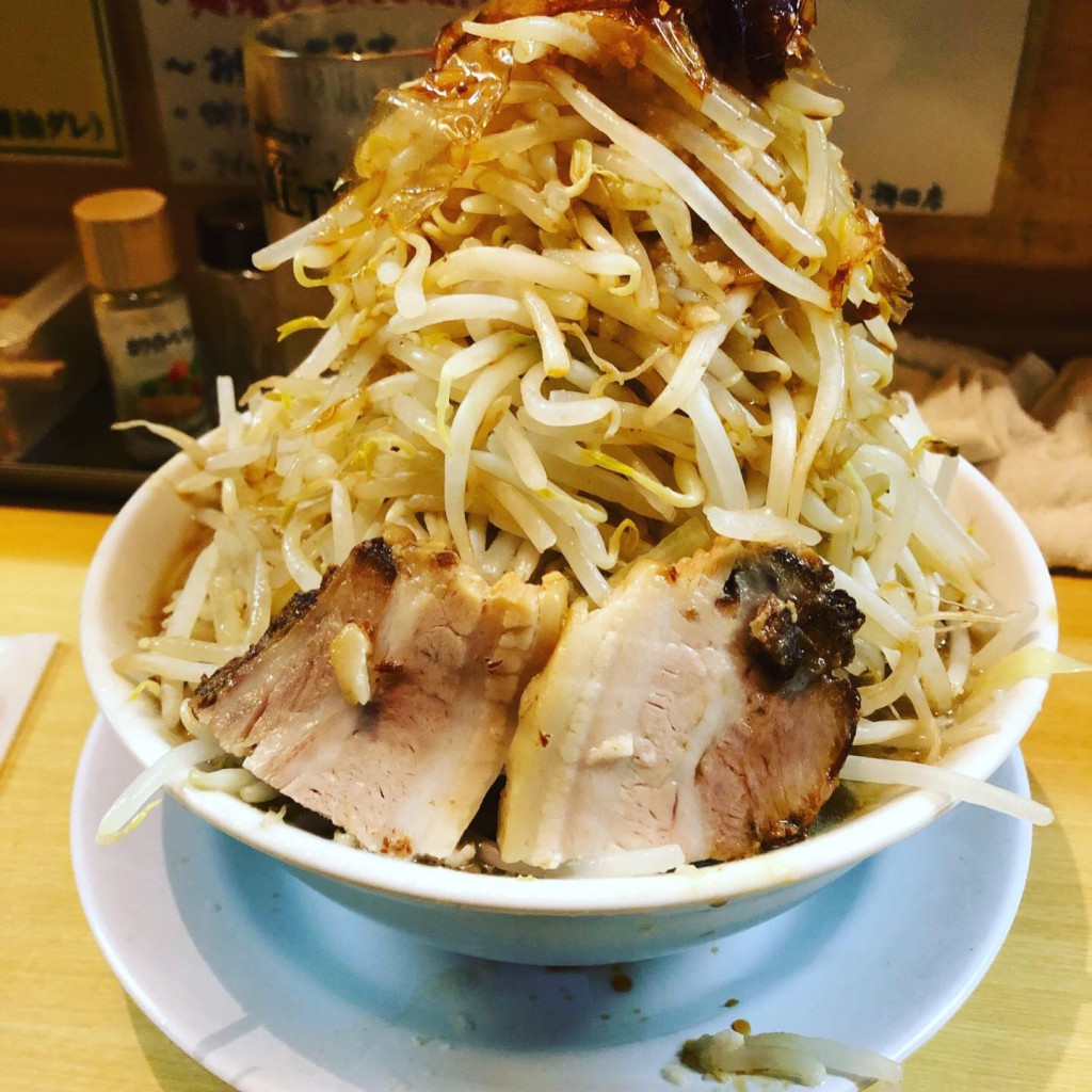 ユーザーが投稿した二郎ラーメン 野菜マシマシの写真 - 実際訪問したユーザーが直接撮影して投稿した梅田ラーメン / つけ麺笑福〇わ 梅田店の写真