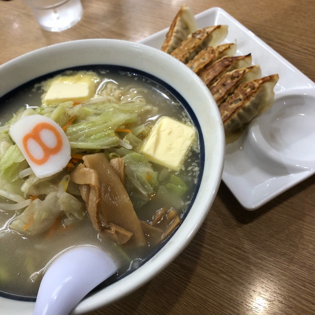 ユーザーが投稿した餃子セットの写真 - 実際訪問したユーザーが直接撮影して投稿した米泉町ラーメン専門店8番らーめん 横川店の写真