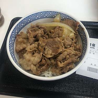 実際訪問したユーザーが直接撮影して投稿した弥生町牛丼吉野家 越谷駅高架下店の写真