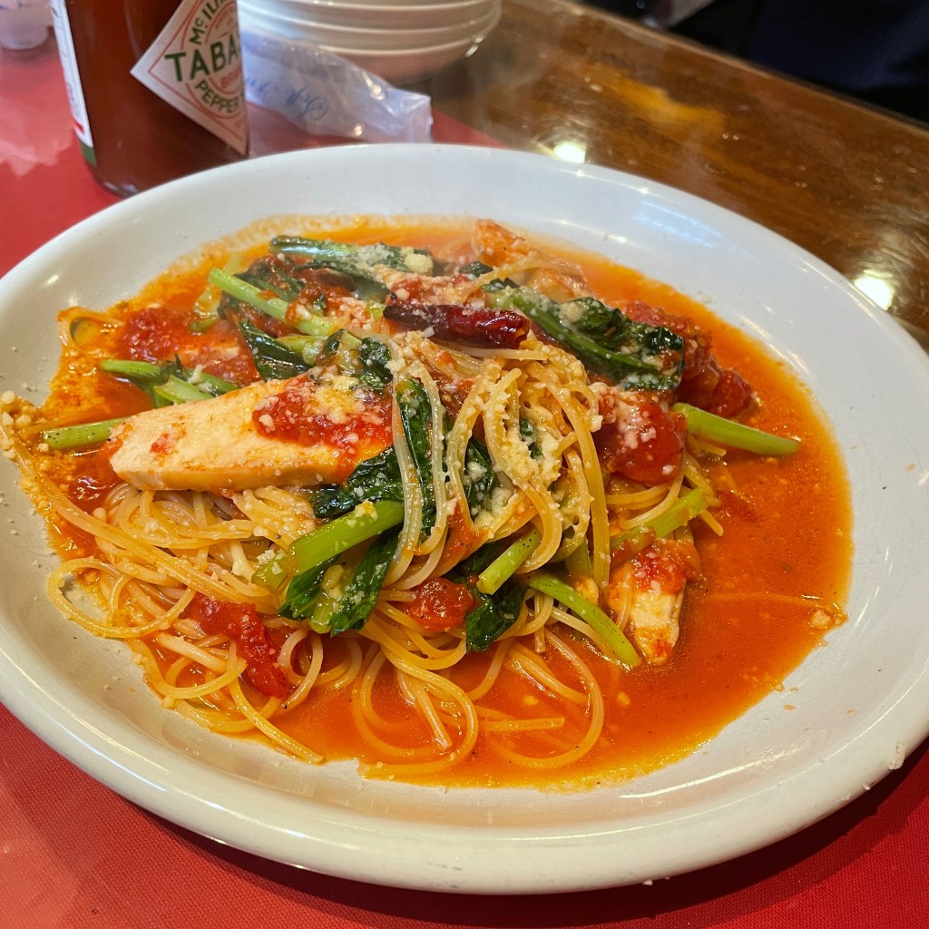 ユーザーが投稿したスモークチキンと小松菜のトマトソースの写真 - 実際訪問したユーザーが直接撮影して投稿した稲荷イタリアンKen’spastaの写真