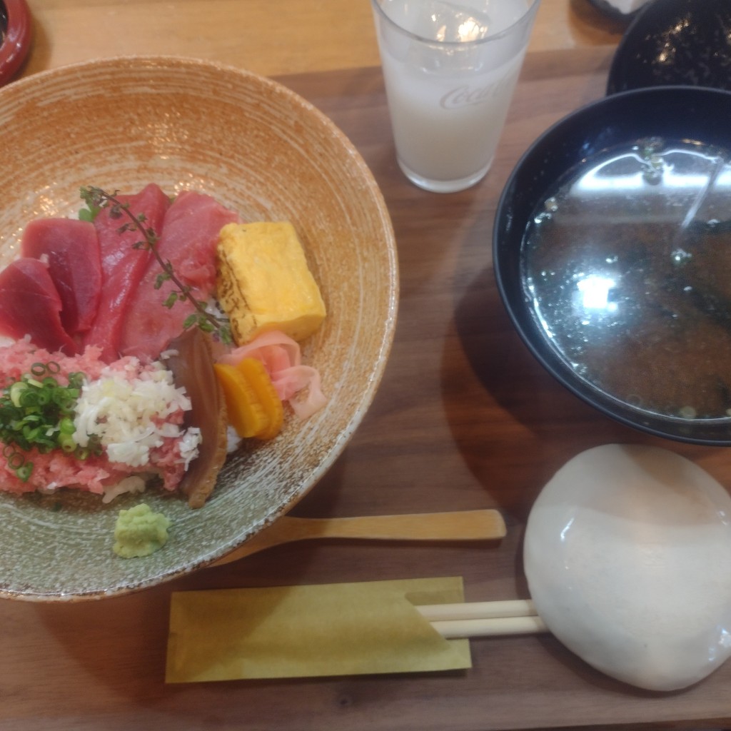 ユーザーが投稿したマグロ·ネギトロの2色丼の写真 - 実際訪問したユーザーが直接撮影して投稿した上之手寿司寿司けんの写真