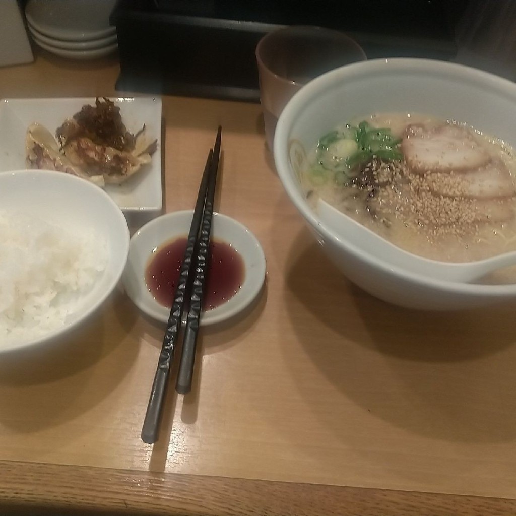 なっちゅんさんが投稿した大崎ラーメン専門店のお店TOKYO豚骨BASE MADE by 博多一風堂 大崎店/トウキョウトンコツベース メイド バイ イップウドウ オオサキテンの写真