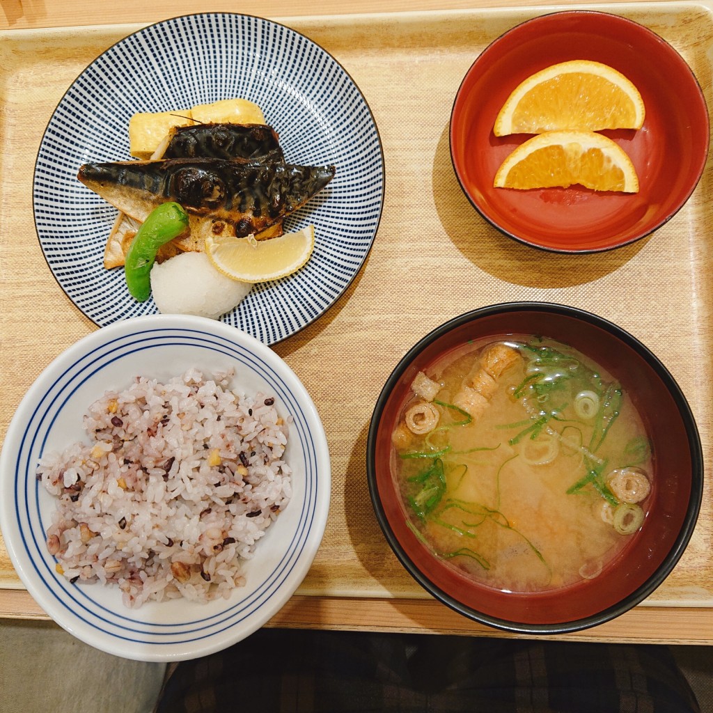 ユーザーが投稿した塩鯖とダシ巻味噌汁定食の写真 - 実際訪問したユーザーが直接撮影して投稿した高見丘定食屋さち福や ららぽーと磐田店の写真