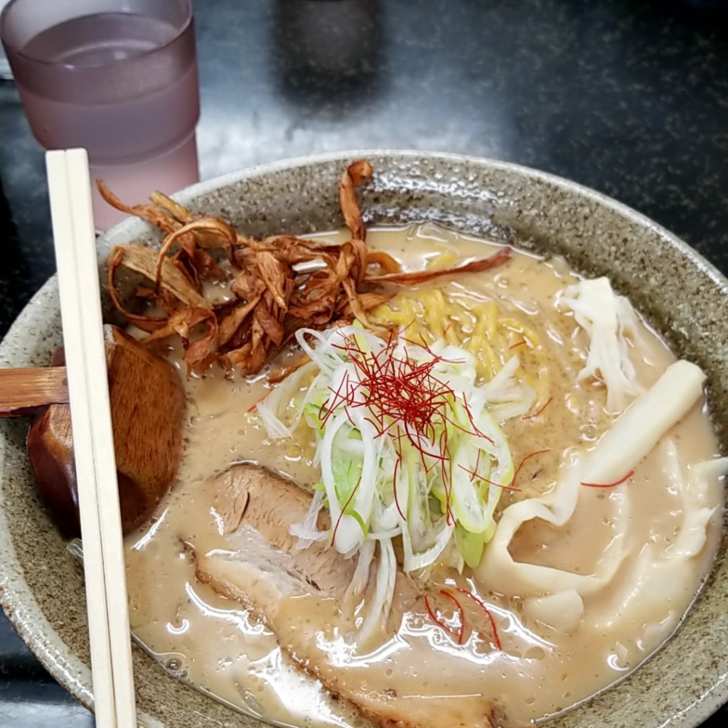 Taka0615さんが投稿した西野四条ラーメン / つけ麺のお店麺や 春夏揫冬/メンヤ シキの写真