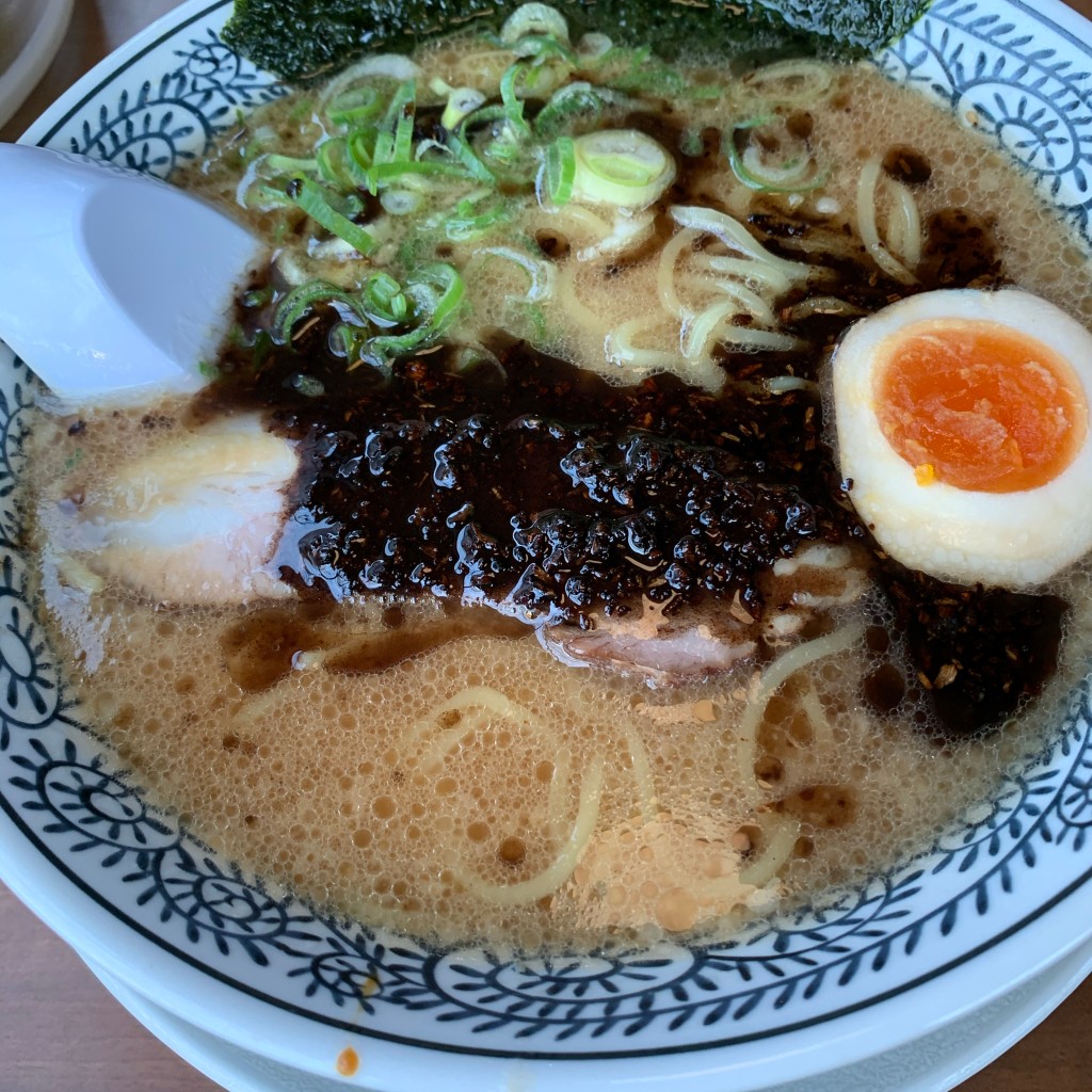 ユーザーが投稿した黒とんこつラーメンの写真 - 実際訪問したユーザーが直接撮影して投稿した新栄町ラーメン専門店丸源ラーメン 豊橋新栄店の写真