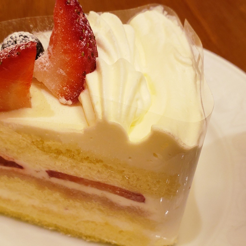 ユーザーが投稿した苺のクリームケーキの写真 - 実際訪問したユーザーが直接撮影して投稿した西渋川ケーキパレット 草津エイスクエア店の写真