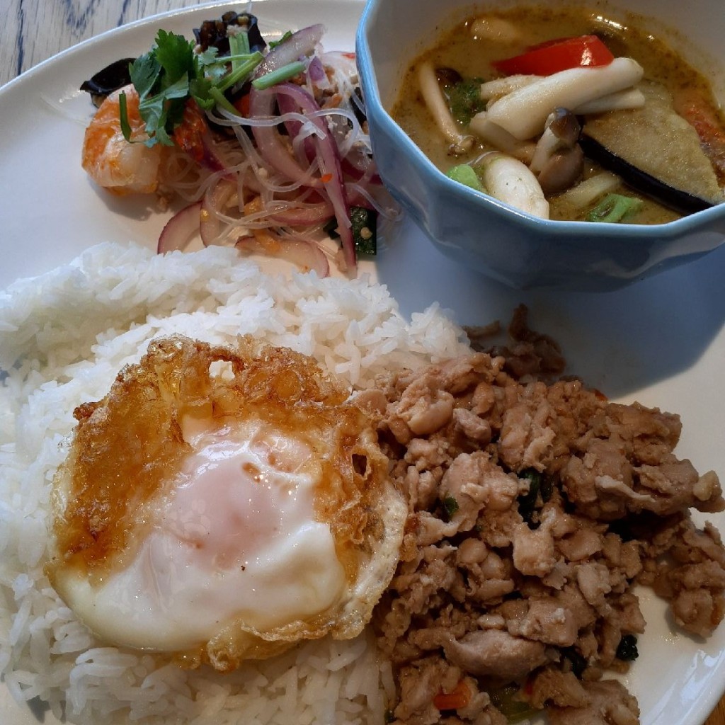 ユーザーが投稿したL3種盛プレートの写真 - 実際訪問したユーザーが直接撮影して投稿した西新宿タイ料理マンゴツリーカフェ 新宿の写真