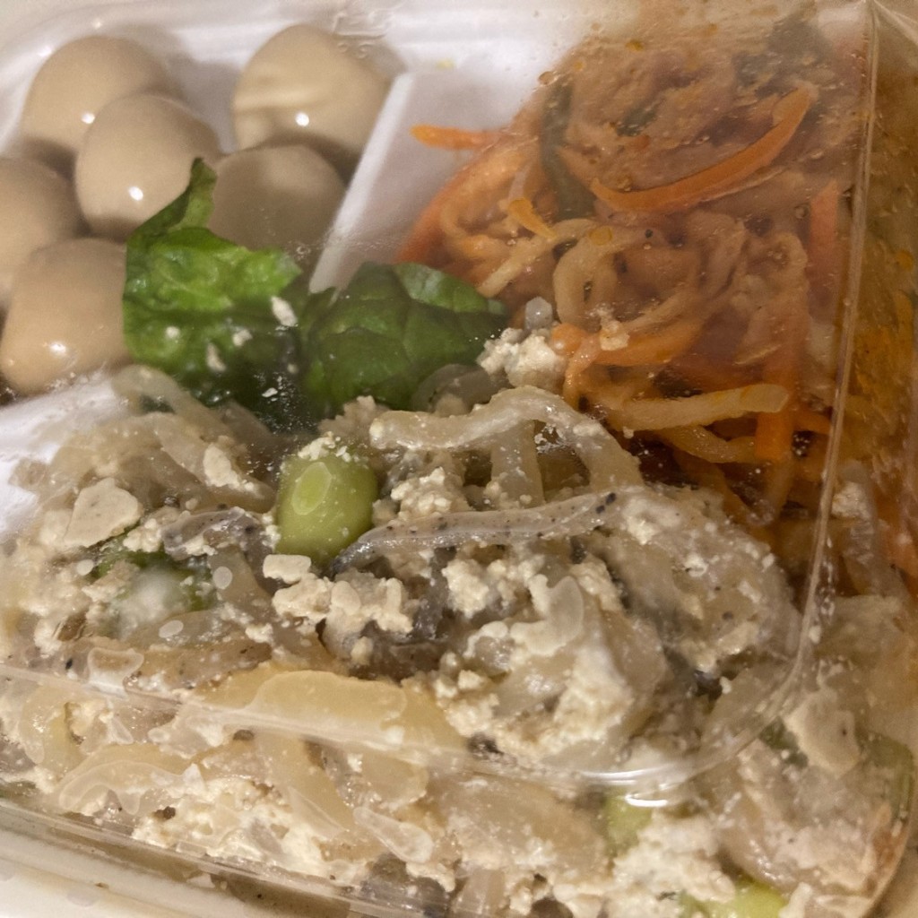 ユーザーが投稿した惣菜3種盛の写真 - 実際訪問したユーザーが直接撮影して投稿した西久保お弁当ユーカリ食堂の写真