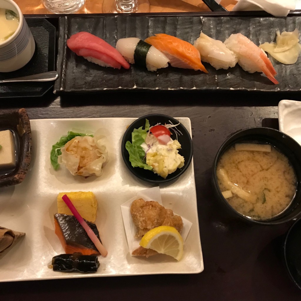ユーザーが投稿したおばんざい寿司セット生ビールの写真 - 実際訪問したユーザーが直接撮影して投稿した北八条西魚介 / 海鮮料理釧路ふく亭 桑園店の写真