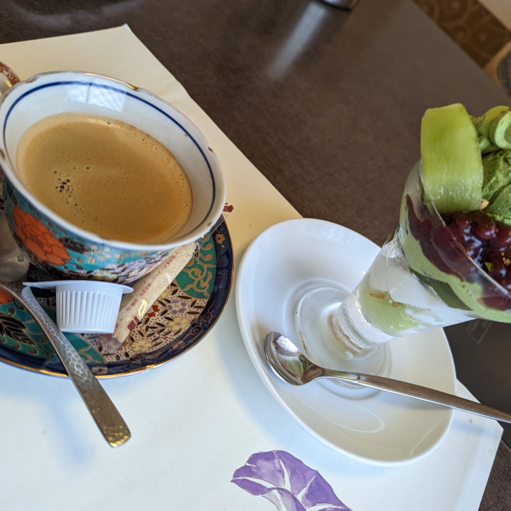 ユーザーが投稿したぱふぇコーヒーセットの写真 - 実際訪問したユーザーが直接撮影して投稿した銀座豆腐料理梅の花 銀座並木通店の写真