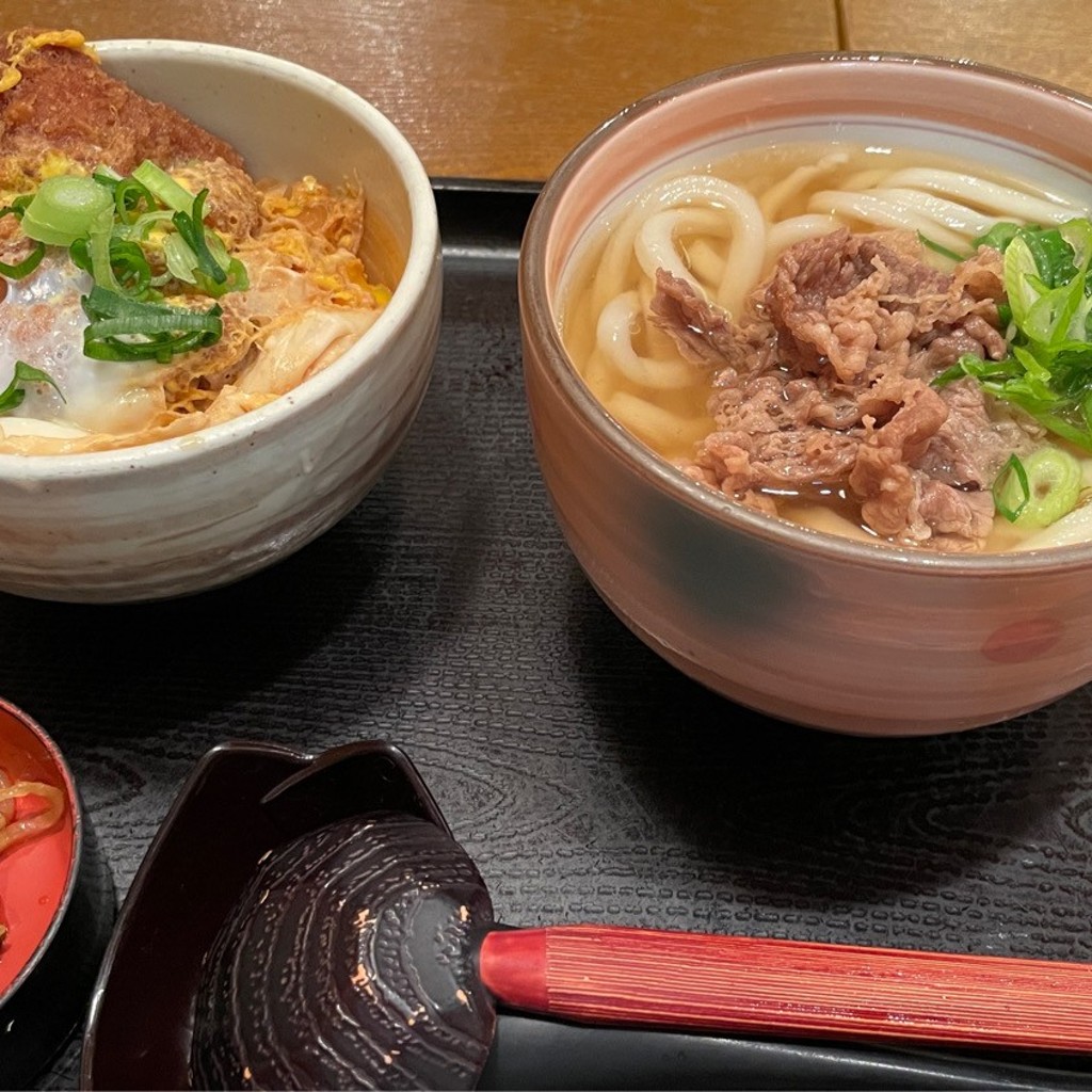 ユーザーが投稿した丼小うどん定食の写真 - 実際訪問したユーザーが直接撮影して投稿した岩井町うどん杵屋 保土ケ谷駅ビーンズ店の写真