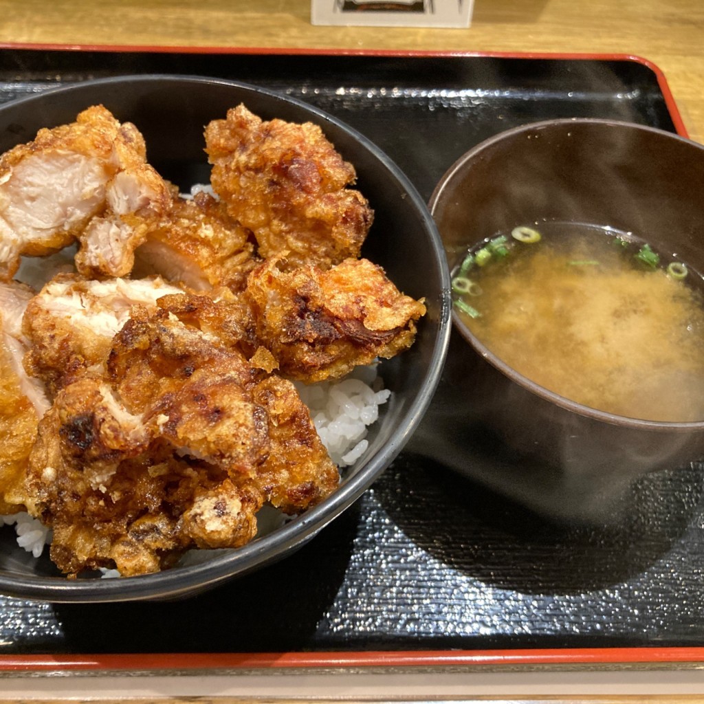 伊藤優さんが投稿した大須居酒屋のお店骨付鳥・からあげ・焼鳥 がブリチキン。 大須3丁目店/ガブリチキン オオスサンチョウメテンの写真